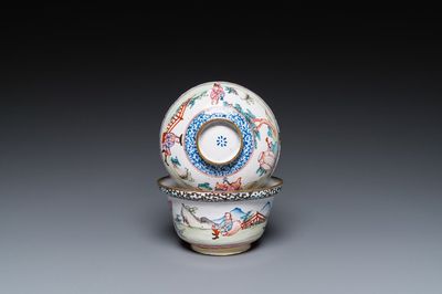 Bol couvert en émaux de Canton à décor d'Européens, Chine, Yongzheng