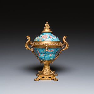 Bol couvert en émaux de Canton à monture en bronze doré, Chine, Jiaqing — photo 1