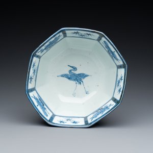 Bol de forme octogonale en porcelaine Arita de Japon en bleu et blanc à décor de grues, Edo, 18ème — photo 6