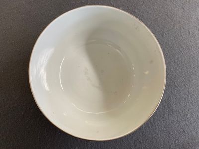 Bol en porcelaine de Chine 'Bleu de Hue' pour le Vietnam à décor de 18 luohans, marque Nei Fu 內府, 19ème — photo 1