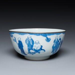 Bol en porcelaine de Chine 'Bleu de Hue' pour le Vietnam à décor de 18 luohans, marque Nei Fu 內府, 19ème — photo 1