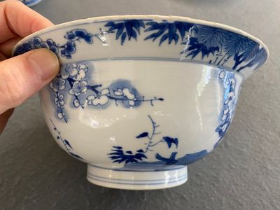 Bol en porcelaine de Chine en bleu et blanc à décor de fleurs de cerisier, Kangxi — photo 4