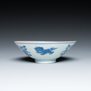 Bol en porcelaine de Chine en bleu et blanc à décor de lions bouddhistes, marque de Jiajing, Shunzhi — photo 4
