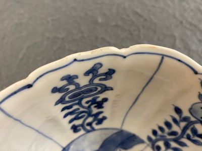 Bol en porcelaine de Chine en bleu et blanc à décor de personnages dans un paysage, marque de Chenghua, Kangxi — photo 12