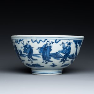 Bol en porcelaine de Chine en bleu et blanc à décor des 'huit immortels', marque et époque de Jiajing — photo 5