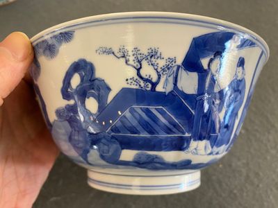 Bol en porcelaine de Chine en bleu et blanc à décor narratif, marque et époque de Kangxi — photo 5