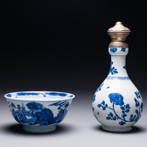 Bol en porcelaine de Chine en bleu et blanc et un vase à monture en argent, marque Shen De Tang Zhi 慎德堂製, Kangxi — photo 1