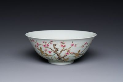 Bol en porcelaine de Chine famille rose à décor de prunier, marque Shen De Tang Zhi 慎德堂製, 19/20ème