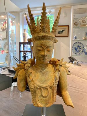 Bouddha couronné en bronze, Birmanie, probablement d'époque Haripunchai, 12/13ème — photo 2