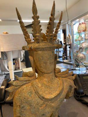 Bouddha couronné en bronze, Birmanie, probablement d'époque Haripunchai, 12/13ème — photo 9