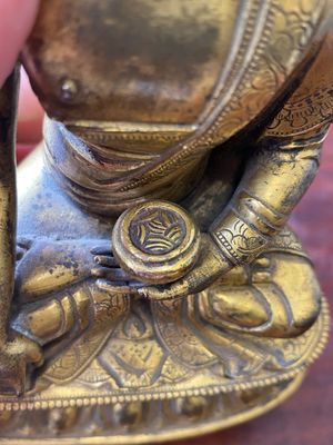 Bouddha de Médecine ou Bhaishajyaguru en bronze doré, Sino-Tibet, 16ème — photo 11