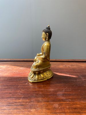 Bouddha de Médecine ou Bhaishajyaguru en bronze doré, Sino-Tibet, 16ème — photo 2