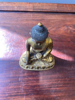 Bouddha de Médecine ou Bhaishajyaguru en bronze doré, Sino-Tibet, 16ème — photo 5