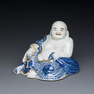 Bouddha en porcelaine de Chine en bleu et blanc, marque de You Lin Ji Zao 游林記造, République — photo 1