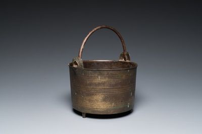 Bouilloire tripode en bronze, probablement France, 17ème