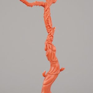 Branche fine sculptée en corail rouge avec Guanyin avec oiseaux et fleurs, Chine, 19e — photo 5