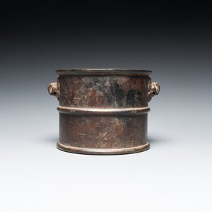 Brûle-parfum cylindrique en bronze aux anses en forme de têtes d'animaux mythiques, Chine, marque de Xuande, Kangxi — photo 2
