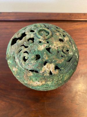Brûle-parfum de type 'xianglu' en bronze au couvercle ajouré, Han de l'Ouest — photo 5