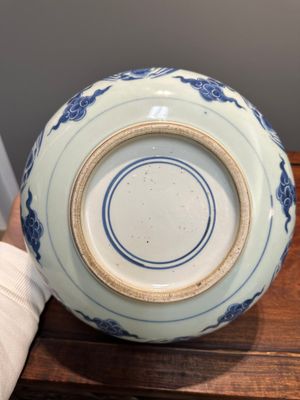 Brûle-parfum en porcelaine de Chine en bleu et blanc à décor de grues, 19ème — photo 4
