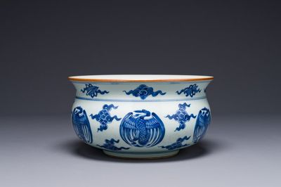Brûle-parfum en porcelaine de Chine en bleu et blanc à décor de grues, 19ème
