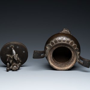 Brûle-parfum tripod en bronze au couvercle figurant Liu Hai et le crapaud, Chine, Yuan — photo 6