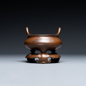 Brûle-parfum tripode sur socle en bronze, marque de Xuande, Chine, 19ème — photo 1