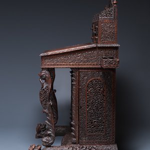 Bureau anglo-indien colonial en bois sculpté au compartiment caché, 19ème — photo 6