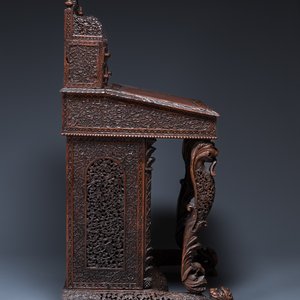 Bureau anglo-indien colonial en bois sculpté au compartiment caché, 19ème — photo 8
