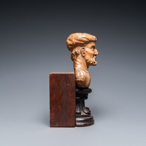 Buste d'homme barbu en albâtre sculpté sur socle postérieur, Italie, 16ème — photo 3