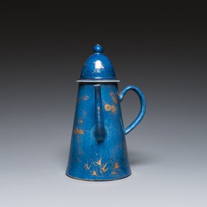 Cafetière couverte en porcelaine de Chine à décor doré sur fond bleu poudré, Kangxi — photo 2