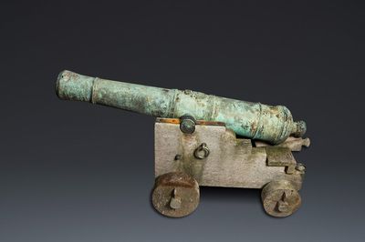 Canon anglais de calibre 80 mm en bronze monogrammé CR pour Charles II d'Angleterre (1630-1685), daté 1665