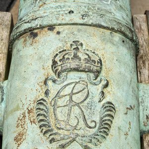 Canon anglais de calibre 80 mm en bronze monogrammé CR pour Charles II d'Angleterre (1630-1685), daté 1665 — photo 4