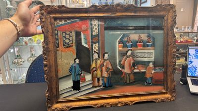 Canton school: A pair of reverse glass paintings in original frames — photo 15