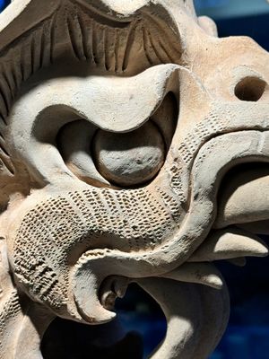 Carreau architectural en terre cuite en forme de tête de dragon, Song/Jin — photo 4