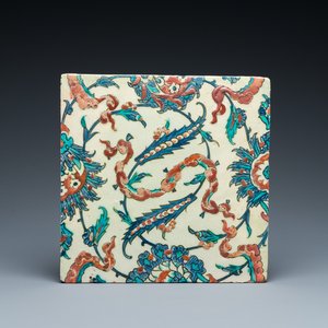 Carreau en faïence d'Iznik à décor de nuages et fleurs, la Turquie, 2ème moitié du 16ème — photo 1