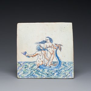 Carreau en faïence polychrome à décor de monstres marins, Rotterdam, début du 17ème — photo 1