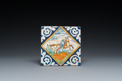 Carreau en majolique polychrome figurant un renard et sa proie, Pays-Bas, ca. 1600