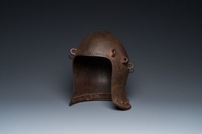Casque de type 'bascinet' en fer, Italie, 19ème ou antérieur