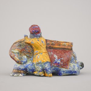 Cavalier chinois sculpté, peint en lapis lazuli, 19e — photo 2