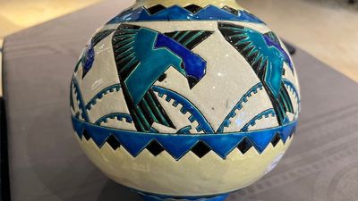 Charles Catteau (1880-1966) for Boch Kéramis: a globular Art Deco crackle-glazed vase with swallows — 照片 2