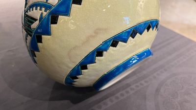 Charles Catteau (1880-1966) for Boch Kéramis: a globular Art Deco crackle-glazed vase with swallows — 照片 6