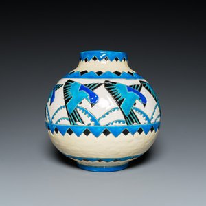 Charles Catteau (1880-1966) pour Boch Kéramis: un vase Art Deco de forme globulaire à décor d'hirondelles en émaux craquelés — photo 4