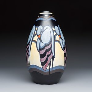 Charles Catteau for Boch Kéramis: An Art Deco matte-glazed earthenware 'Storks' vase — 照片 2