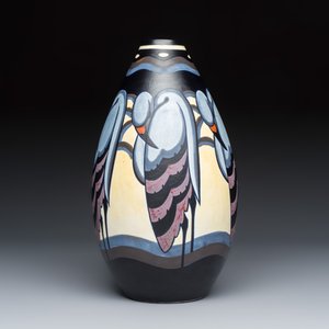 Charles Catteau for Boch Kéramis: An Art Deco matte-glazed earthenware 'Storks' vase — 照片 3