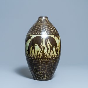 Charles Catteau pour Boch Frères Kéramis: un grand vase en grès à décor de biches, vers 1930 — photo 2