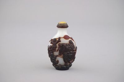 Chinees snuifflesje in gelaagd glas