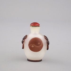 Chinees snuifflesje in gelaagd glas — foto 1