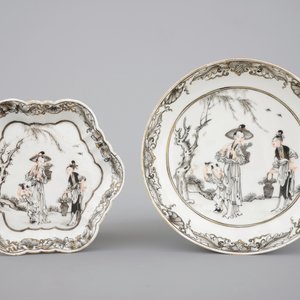 Chinese grisaille export porcelain: a tea caddy, saucer and teapot stand, 18th C — foto 2