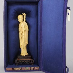 Chinese in ivoor gesculpteerde figuur van een dame, 19e-20e eeuw — foto 2