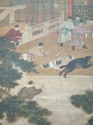 Chinese school: 'A bear breaks into the palace', ink and colour on silk, Qing — 照片 5